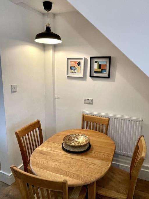 Charming Terrace Home, Nantwich -Near Train Station & Town Εξωτερικό φωτογραφία